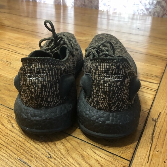 Adidas power boost athletic shoes - Picture 3 of 6